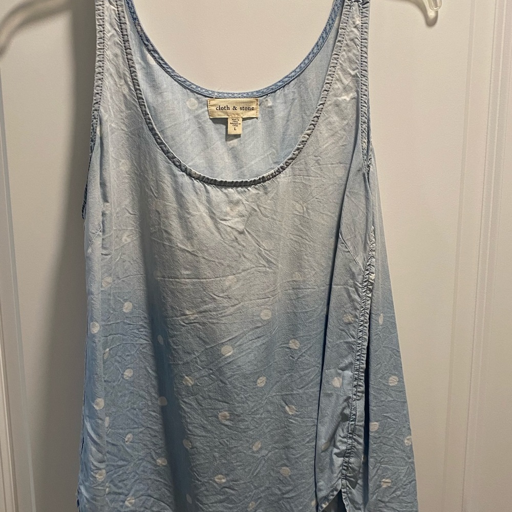 Sleeveless chambray blouse.
